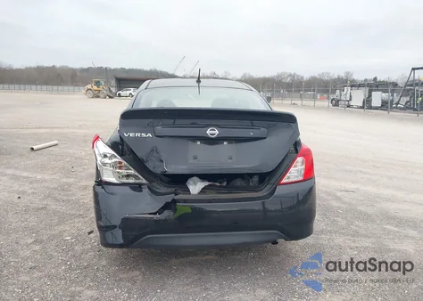 2015 Nissan Versa 1.6 S z USA, uszkodzony, nr VIN 3N1CN7AP2FL859883